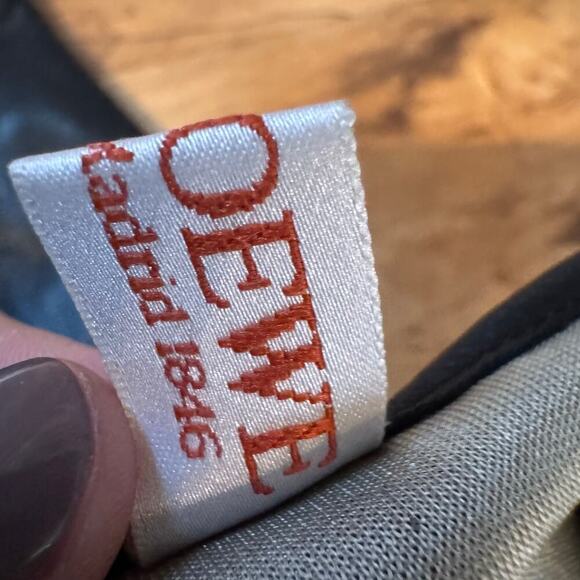 Loewe Black Lambskin Anagram Leather Gloves est size Small Authentic CoA - Picture 6 of 8